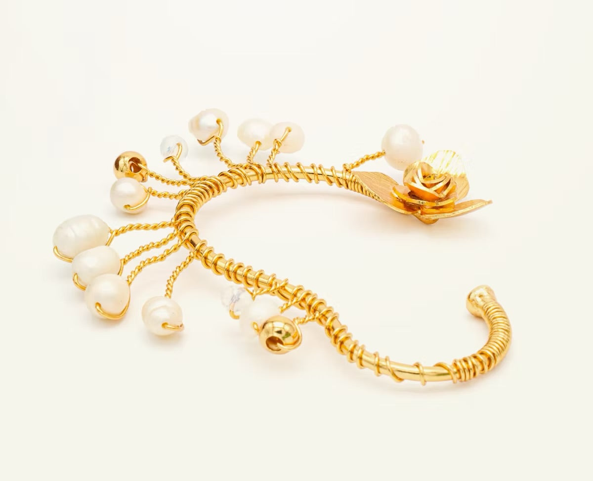 Earcuff tejido perlas