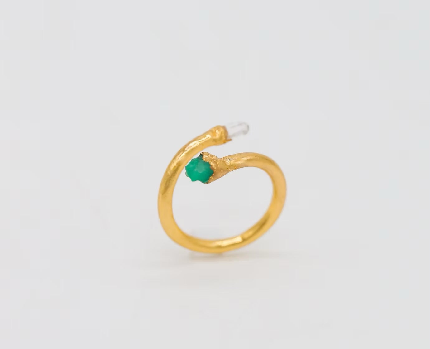 Anillo Cuarzo y Esmeralda Cruzado