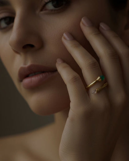 Anillo Cuarzo y Esmeralda Cruzado