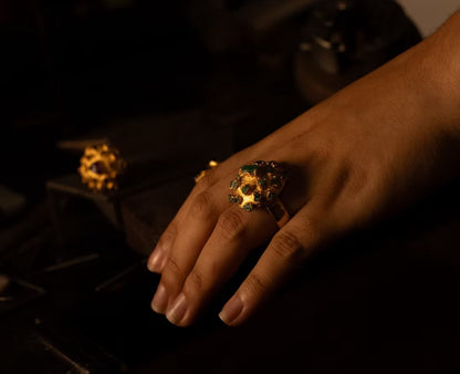 Anillo domos grande esmeralda fusión