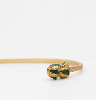 Brazalete nugget esmeraldas fusión