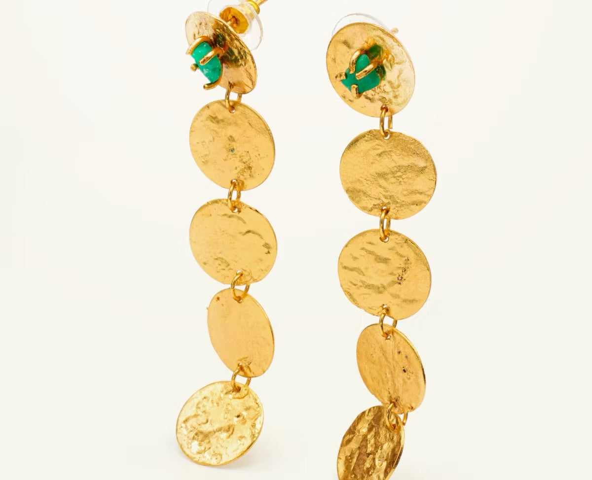 Earrings with 5 lattice circles and emerald