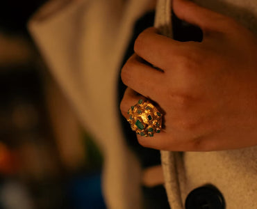 Anillo domos grande esmeralda fusión