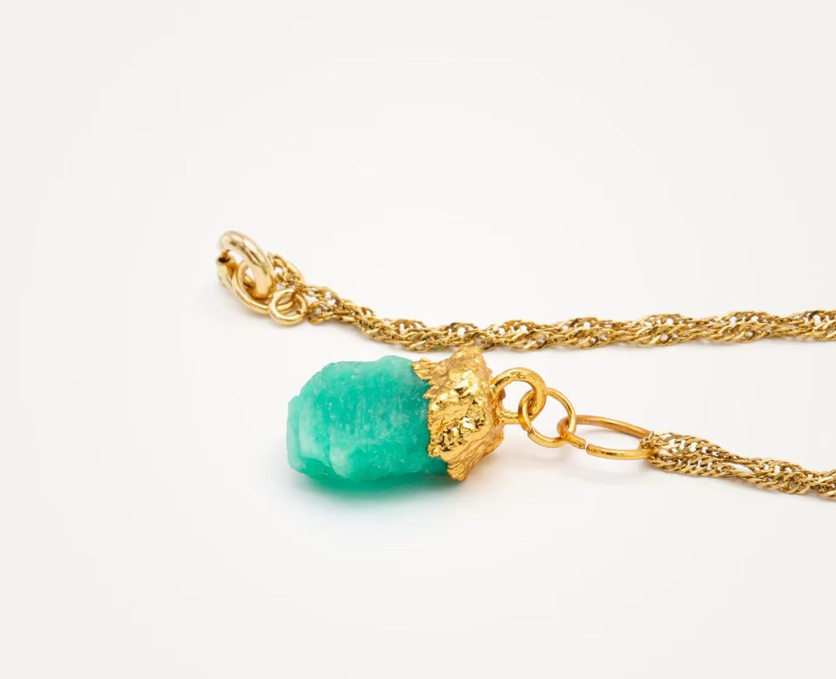 Dije pequeño con cadena esmeralda  - FUSIÓN Collection